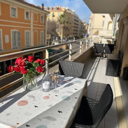 Grand Palais De La Mediterranee Beach Access Apartament *